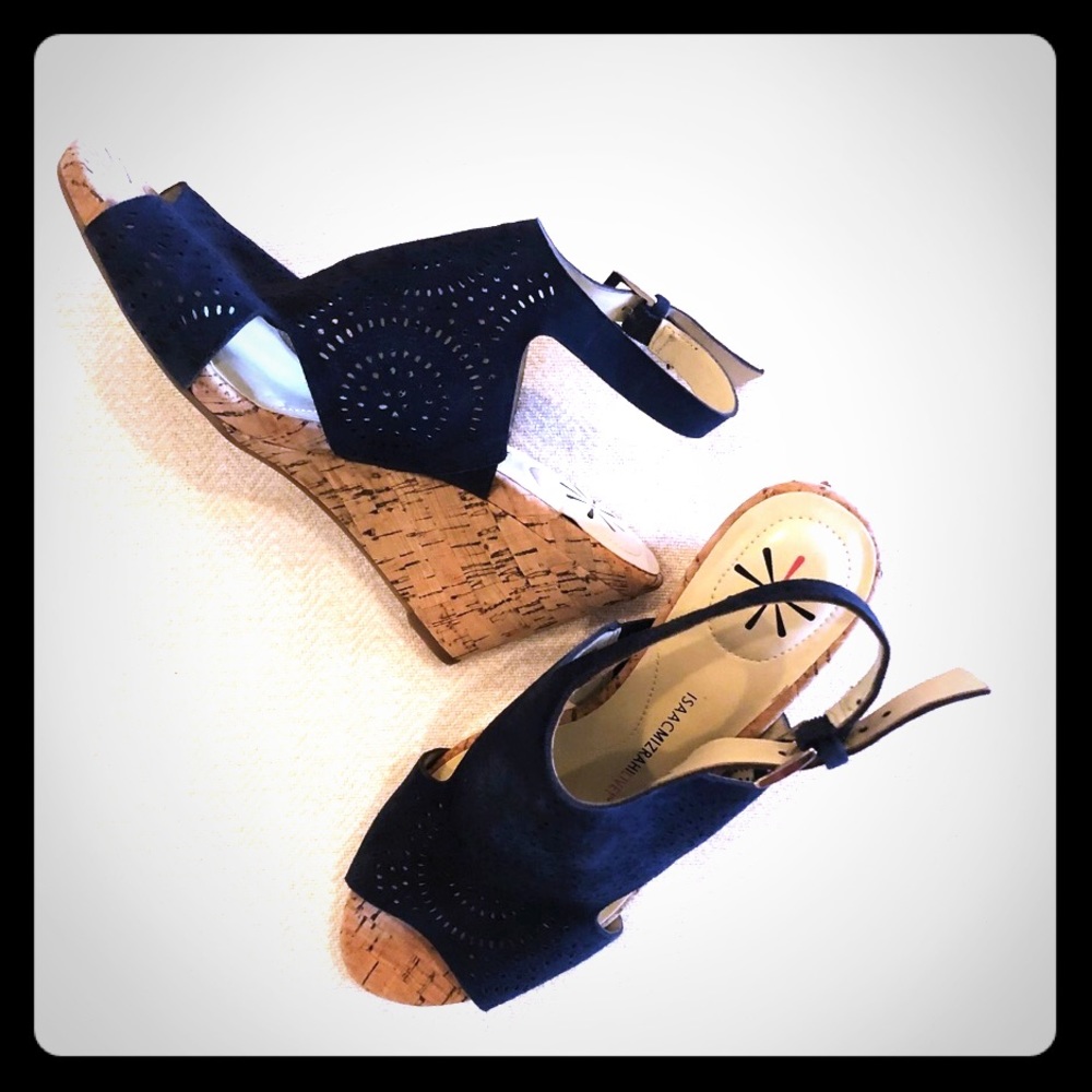 NWOT Navy Blue Wedges——size 8—never worn